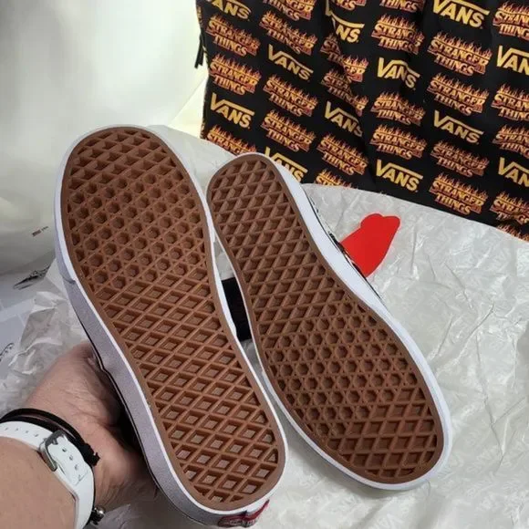 𝅺vans X Stranger Things Collab NWT and Dust Bag!!! - Picture 3 of 3